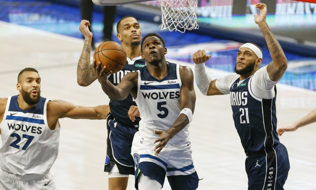 NBA: Οι Τίμπεργουλβς «ούρλιαξαν» πως θέλουν να γράψουν Ιστορία - Μείωσαν τη σειρά με τους Μάβερικς