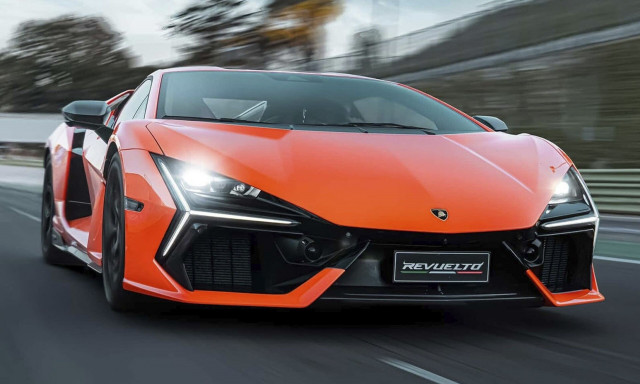 Lamborghini: Τα ηλεκτρικά supercars αργούν ακόμα