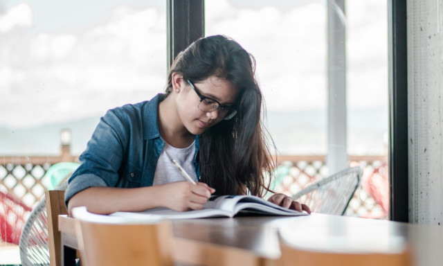Πανελλήνιες 2024: Πώς να διαχειριστούν το άγχος τους οι μαθητές - Συμβουλές επιτυχίας