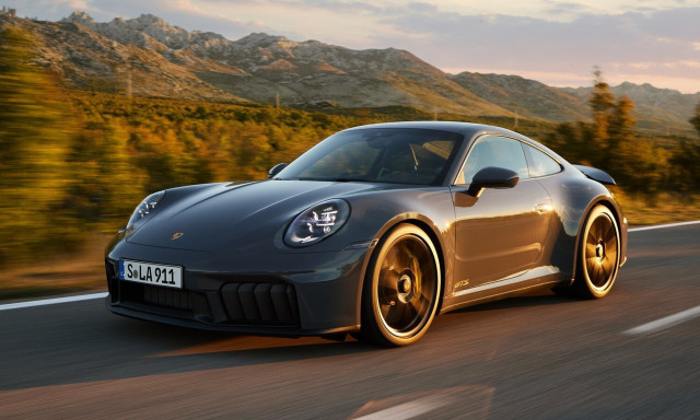 Η Porsche δεν έκανε όλες τις 911 υβριδικές αλλά μόνο την Carrera GTS