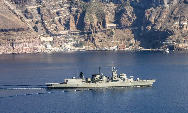 Συνεκπαίδευση μεταξύ της φρεγάτας «Έλλη» και της γαλλικής Surcouf δυτικά της Κρήτης