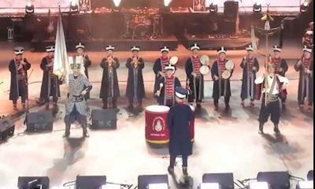 Τουρκία: Σόου Ιμάμογλου α λα… Ερντογάν με γενίτσαρους για την Άλωση της Κωνσταντινούπολης