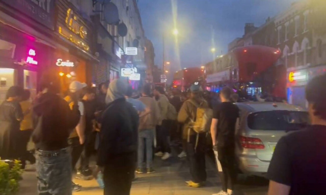 Συναγερμός στο Λονδίνο: Άνδρας άνοιξε πυρ σε εστιατόριο - Σε κρίσιμη κατάσταση ένα 9χρονο κορίτσι