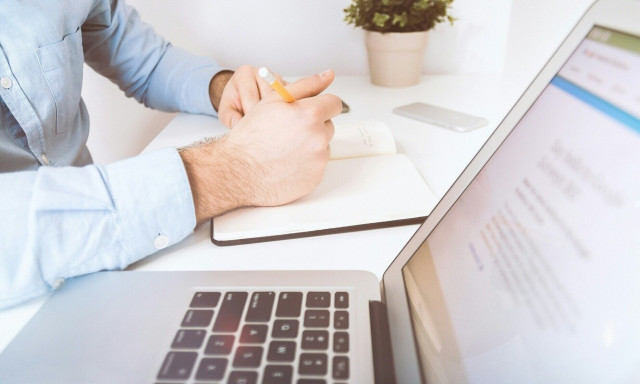 Τέλος χρόνου - Ποιες φορολογικές υποχρεώσεις λήγουν τα μεσάνυχτα