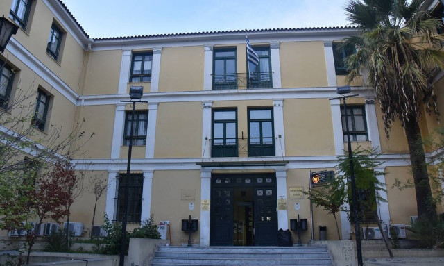 Τηλεφώνημα για βόμβα στην Ευελπίδων