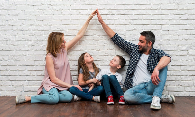 Παγκόσμια Ημέρα Γονέων: Οι γονείς μας ο πυρήνας της οικογένειας και οι σούπερ ήρωες της ζωής μας