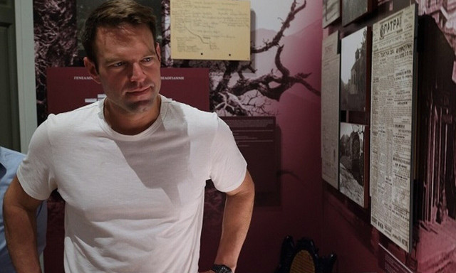 Κασσελάκης: Εκτός εαυτού - Την είπε σε δημοσιογράφο και αποχώρησε έξαλλος