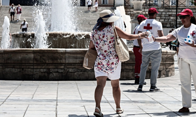 Καιρός: Ο Ιούνιος κάνει «ποδαρικό» με υψηλές θερμοκρασίες – Πότε θα υπάρξουν «40άρια»