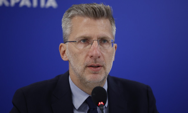 Ο ΣΥΡΙΖΑ απαντά στον Σκέρτσο: Τέτοια άγνοια από τον «άριστο» Υπουργό Επικρατείας του Μητσοτάκη;