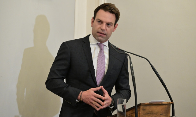 Κασσελάκης: «Ο Μητσοτάκης δεν έχει επιχειρήματα και μιλάει για πόθεν έσχες μου»