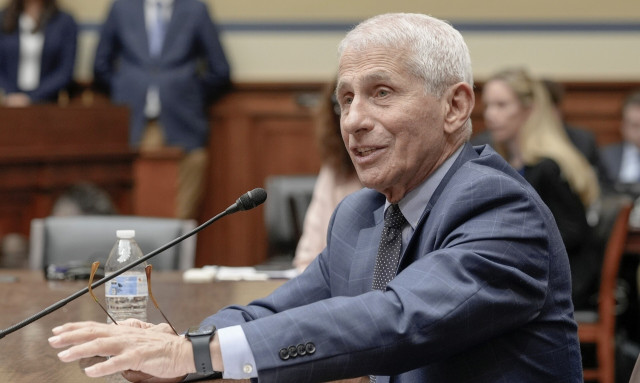 Κορονοϊός - Αποκάλυψη «βόμβα» από τον Φάουτσι: Χωρίς μελέτες οι υποχρεωτικές μάσκες