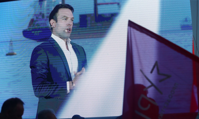 Πρόεδρος της… χαρτοπετσέτας