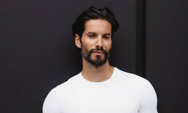 Γιώργος Καράβας: Αναστάτωσε το γυναικείο κοινό με τους κοιλιακούς του