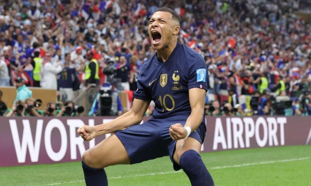 Κιλιάν Εμπαπέ: Το βίντεο υποδοχής της Ρεάλ Μαδρίτης στον Γάλλο σούπερ σταρ - «Κοιτάς προσεκτικά;»