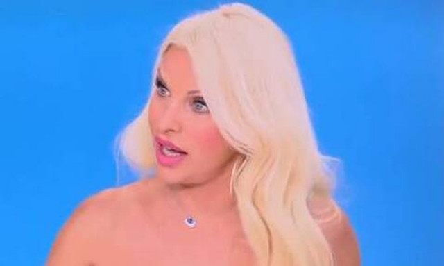 Ελένη Μενεγάκη: Το σκηνικό σε παραλία στα Άχλα που την αναστάτωσε