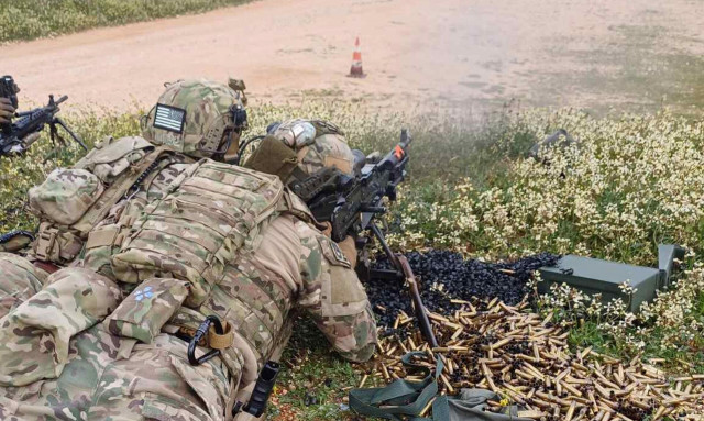 Telegraph: Φτιάχνουν ειδικούς «χερσαίους διαδρόμους» για τις ΗΠΑ - Πώς εμπλέκεται η Ελλάδα