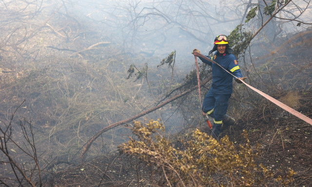 Φωτιά τώρα κοντά στο Αρκαλοχώρι - Ισχυρή κινητοποίηση της Πυροσβεστικής