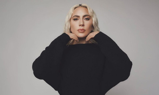 Lady Gaga: «Φουντώνουν» οι φήμες για εγκυμοσύνη - Η νέα εμφάνιση με φουσκωμένη κοιλίτσα
