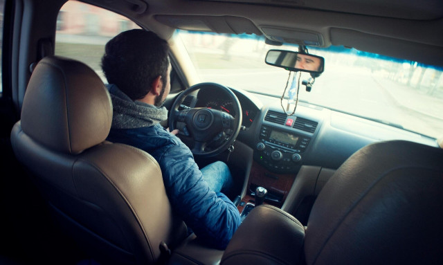 Ερχονται πρόστιμα έως 1.00 ευρώ για ανασφάλιστα οχήματα, απλήρωτα τέλη κυκλοφορίας και ΚΤΕΟ