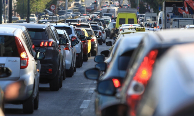 Κίνηση τώρα: Χάος στους δρόμους - Στο «κόκκινο» ο Κηφισός