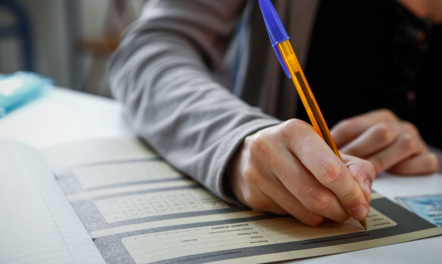 Πανελλήνιες 2024: Αυτά είναι τα θέματα σε Ηλεκτροτεχνία, Ναυτικό Δίκαιο και Ιστορία Σύγχρονης Τέχνης