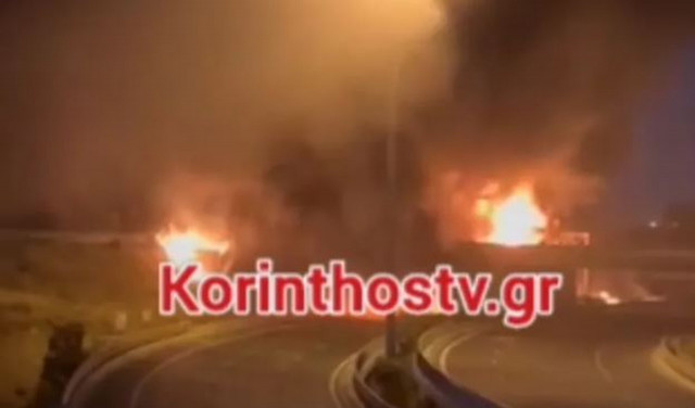 Ανατροπή βυτιοφόρου στην Αθηνών-Κορίνθου - Μεγάλη φωτιά (vid)