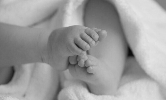 Πάρος: Τι έδειξε η ιατροδικαστική εξέταση του βρέφους που βρέθηκε νεκρό - Τα σενάρια που εξετάζονται