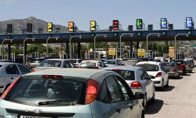 «Γολγοθάς» η έξοδος για το Πάσχα: 45λεπτες καθυστερήσεις για Ελευσίνα- Κίνηση και στις Αφίδνες