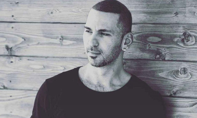 Μαγεύει η «Θάλασσα» του Σταύρου Παπαγιαννακόπουλου