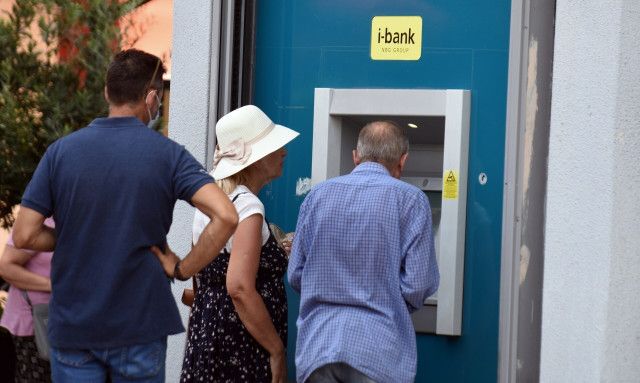 Συντάξεις: Ποιοι κερδίζουν και πόσα με τις νέες κλίμακες