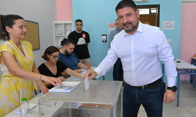 Ευρωεκλογές 2024: Ψήφισε ο Νίκος Χαρδαλιάς - «Για την πορεία της πατρίδας μας στο αύριο»