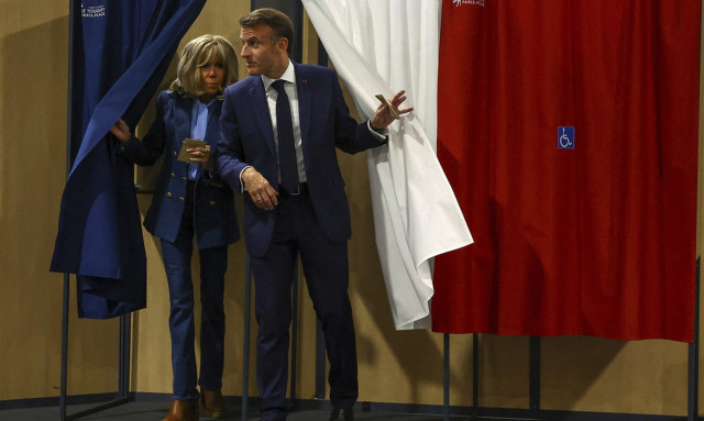 Το μετέωρο βήμα του Μακρόν: Θα του γυρίσει μπούμερανγκ η κίνηση για πρόωρες εκλογές;