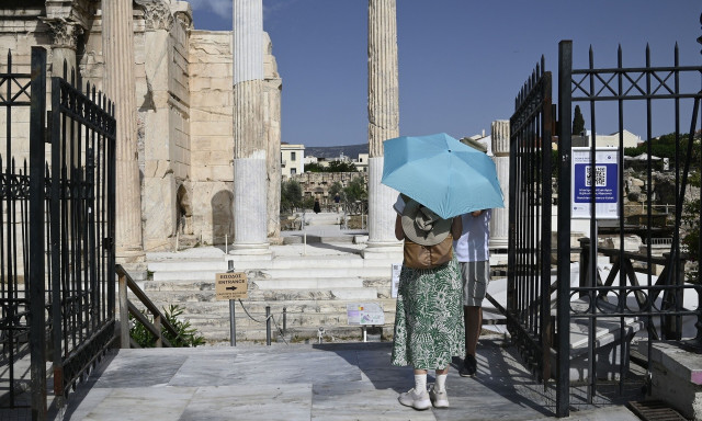 Καύσωνας: Συστάσεις, μέτρα και κλειστά σχολεία – Οι περιοχές που θα «ψηθούν»