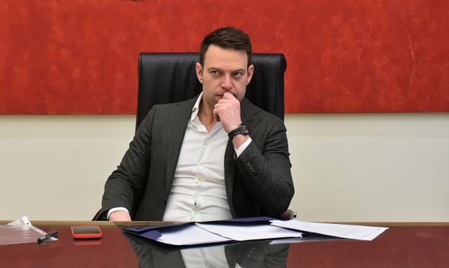 Τις αντοχές Κασσελάκη δοκιμάζουν το αρνητικό αποτέλεσμα και η πίεση για την Κεντροαριστερά