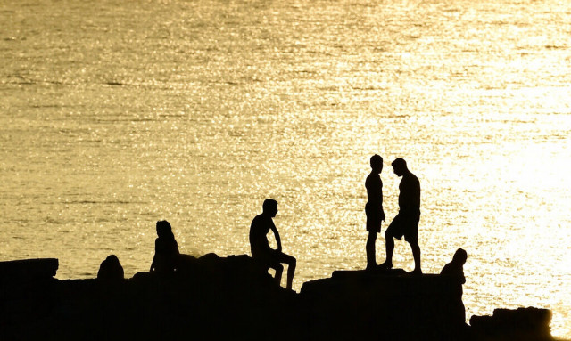 Καύσωνας διαρκείας: Συνθήκες «κόλασης» στη χώρα – Τους 42 βαθμούς θα φτάσει η θερμοκρασία