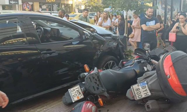 Παράσυρση πεζών στη Λεωφόρο Κηφισίας - Σοκαριστικό βίντεο