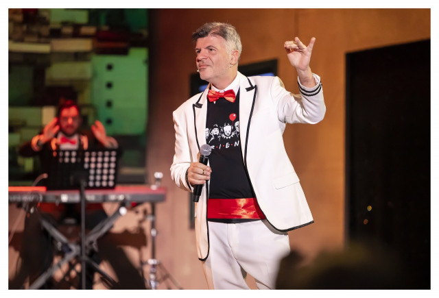 Ταράτσα του Φοίβου: Σήμερα Τετάρτη στο θέατρο Άλσος με Σταμάτη Κραουνάκη