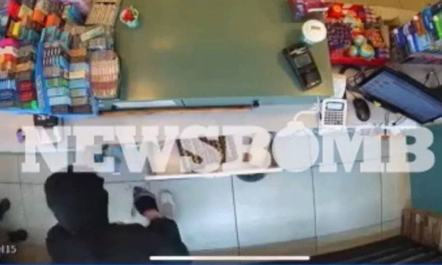 Ρεπορτάζ Newsbomb.gr: Συνελήφθη Αλβανός που «ρήμαζε» περίπτερα στο Παγκράτι - Βίντεο-ντοκουμέντο