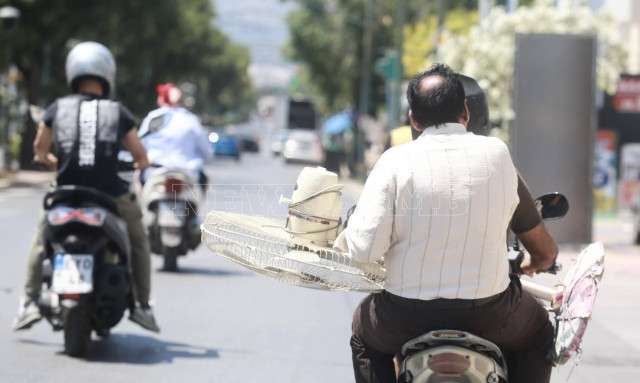 Καύσωνας: Οδηγός επιβίωσης στο αυτοκίνητο και τις μηχανές