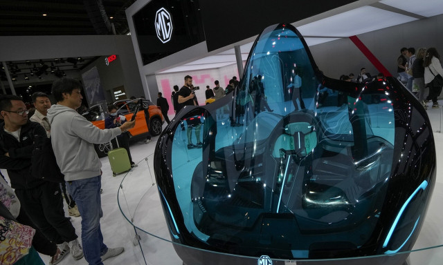 Nέος εμπορικός πόλεμος ΕΕ-Κίνας με αφορμή τα ηλεκτρικά οχήματα