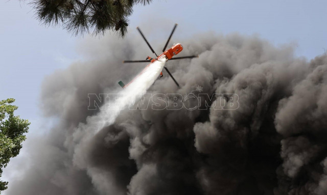 Χημική ασφυξία: Κίνδυνος για την υγεία από τη φωτιά στην Κηφισιά