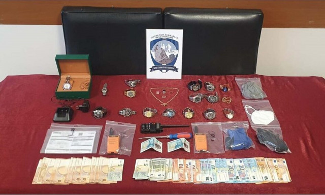 Θεσσαλονίκη: Σκαρφάλωναν από σωλήνες και άνοιγαν σπίτια  - Πάνω από 64.000 ευρώ η λεία