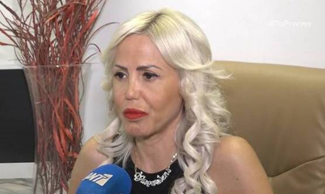 Η Άννα Φλωρινιώτη εξομολογείται: «Έστελνα μηνύματα στο κινητό του πατέρα μου και απαντούσα μόνη μου»