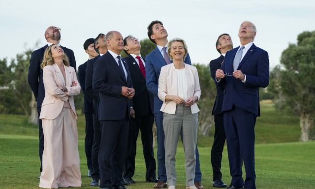 G7: Η στιγμή που η Μελόνι επαναφέρει στην τάξη τον Μπάιντεν - «Φτάνει με τον παππού Τζο!»