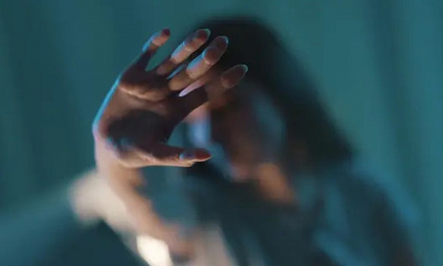 Κρήτη: «Με είχε κλεισμένη για να μη φανούν σημάδια από τα χτυπήματα»