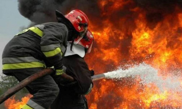 Φωτιά στην περιοχή Κατσικάς Ιωαννίνων - Στη «μάχη» εναέρια μέσα