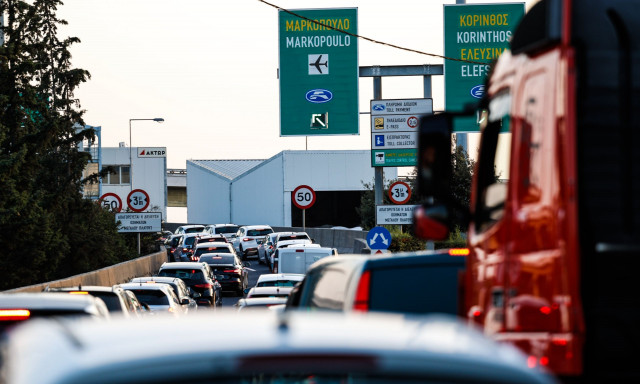 Σοβαρό τροχαίο στην Αττική Οδό - Μεγάλες καθυστερήσεις