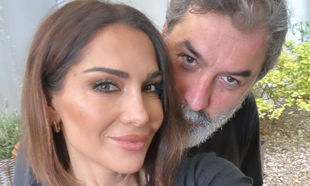 Δέσποινα Βανδή: «Η αγάπη μου» - Το τρυφερό βίντεο με τον Βασίλη Μπισμπίκη από το αεροδρόμιο