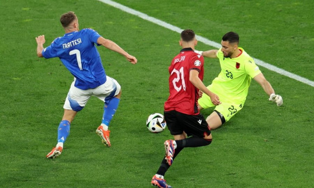 «Το παλεύει» η ΑΕΚ, «Πρώτη με αγωνία» στον Παναθηναϊκό - Τα πρωτοσέλιδα των αθλητικών εφημερίδων