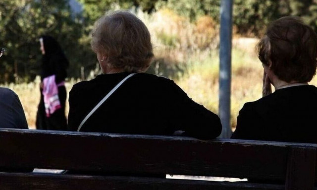 Μικρότερες περικοπές στις συντάξεις χηρείας